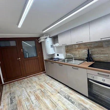 Mini 2 Apartment *